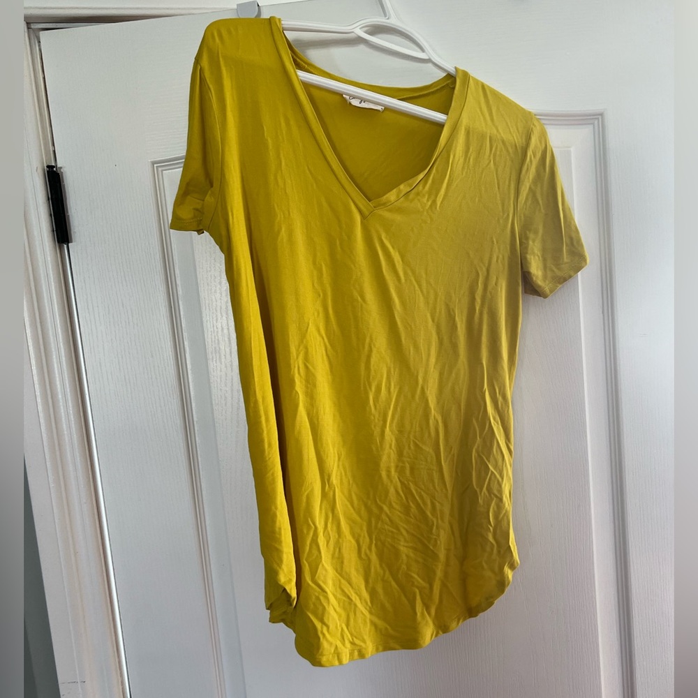 CJLA - CJ’s favourite V-neck tee Tea Leaf size M